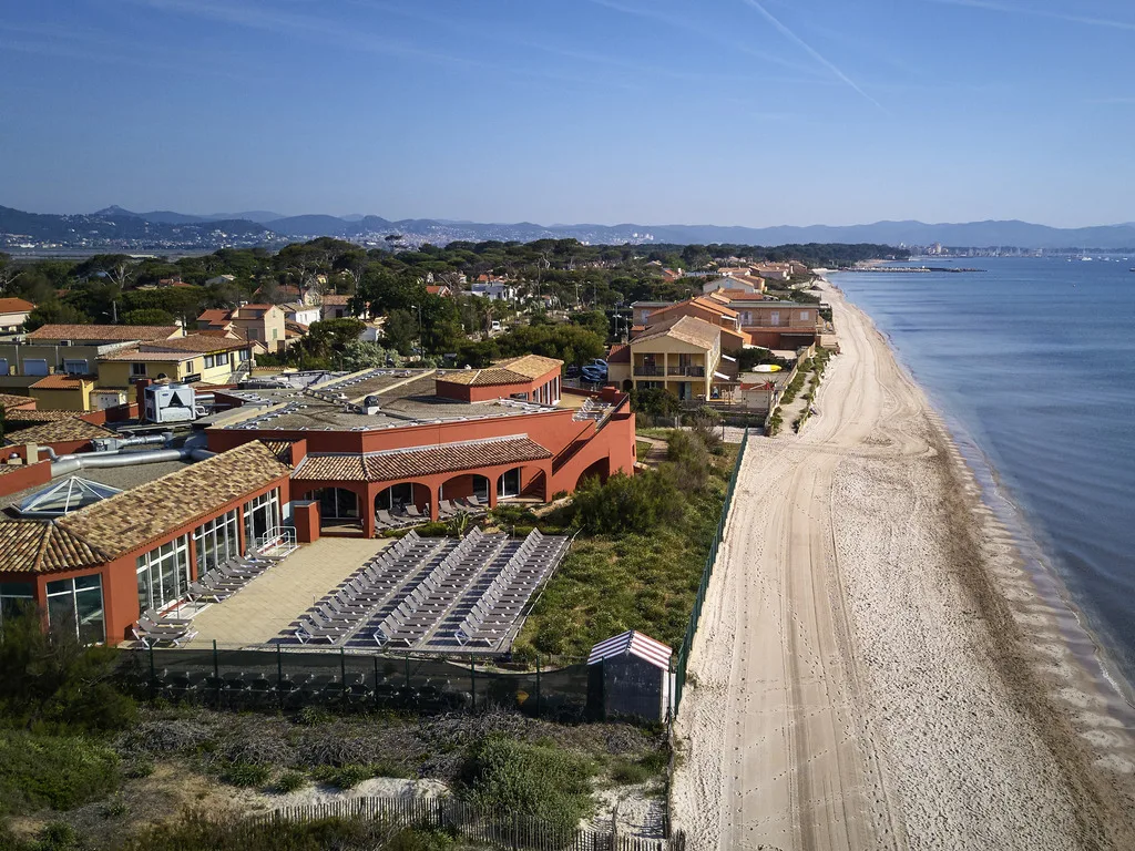 Hôtel Ibis Thalassa — Hôtel à Hyères