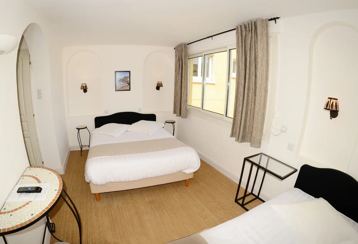 Hôtel L'Oustaou — Hôtel à Le Lavandou